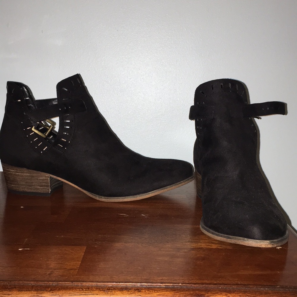 Amelia Grace booties!!